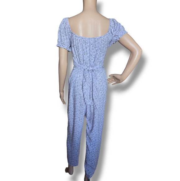 HOLLISTER Women's Lilac Ditsy Floral Print Wrap Front Jumpsuit - Picture 10 of 16